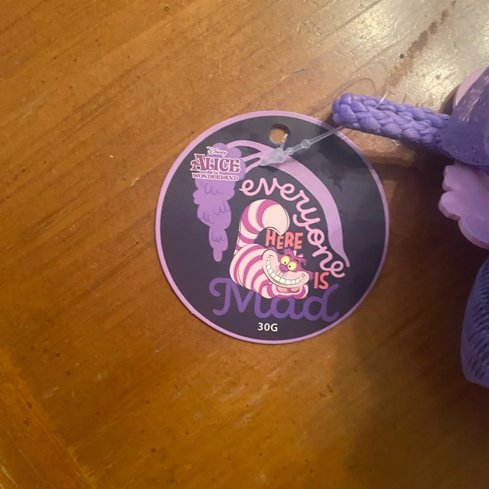 Mad Beauty Disney Alice in Wonderland Cheshire Cat Body Exfoliator purple